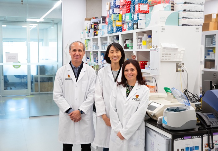 Image: (From left to right) Nizar Bahlis, MD, Holly Lee, MD, Paola Neri, MD, Ph.D. (photo courtesy of Riley Brandt, University of Calgary)