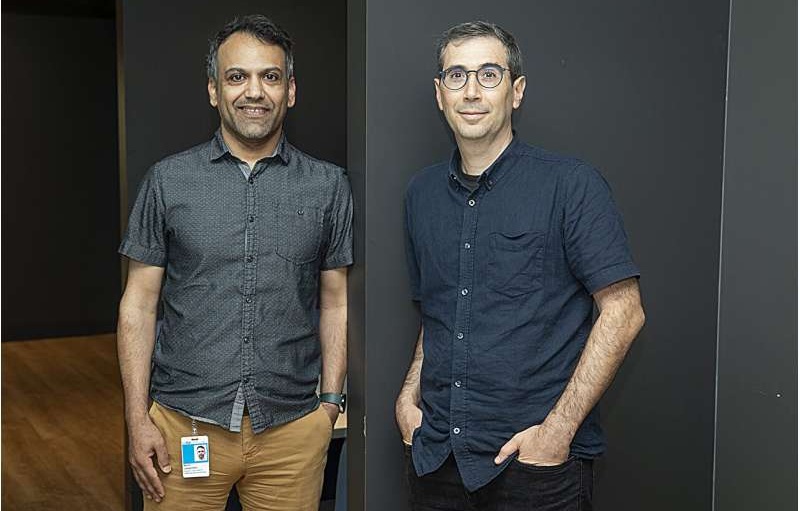 Image: Dr. Mehdi Layeghifard and Dr. Adam Shlien. (Photo courtesy of The Hospital for Sick Children)