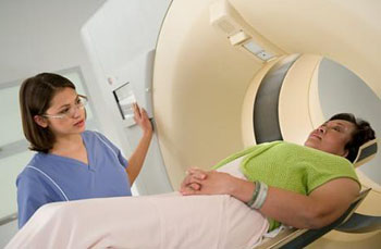 Image: A new study suggests that many doctors, radiologists, and imaging technologists underestimate the actual radiation dose from CT scans (Photo courtesy of ITN).