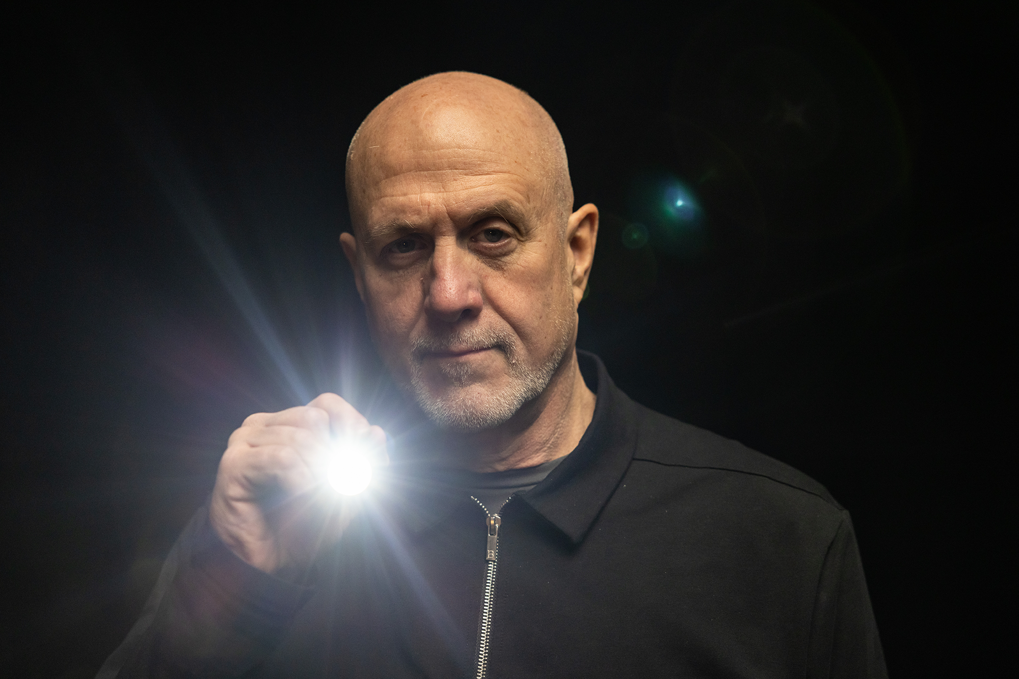 Image: Researcher Barry Edwards is putting tumors under the spotlight (Photo courtesy of Abbie Lankitus/University of Missouri)