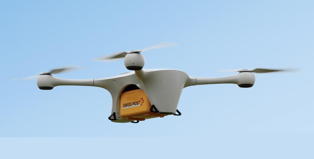 图片:Quadrocopter无人机运输一个生物安全箱(照片由Swiss Post提供)。 图片:Quadrocopter无人机运输一个生物安全箱(照片由Swiss Post提供)。