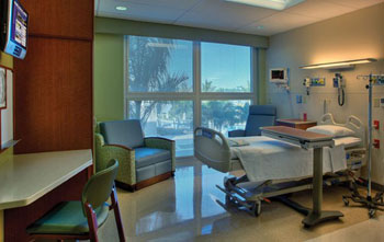 Imagen: Habitaciones individuales para pacientes en el GCMC (Fotografía cortesía de KHSS/Skanska).