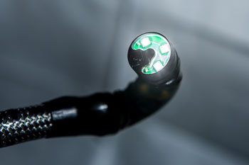 Imagen: El colonoscopio de un solo uso invendoscopio SC200 (Fotografía cortesía de Invendo Medical).