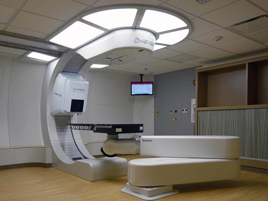 Imagen: El sistema de terapia de protones S250i con Hyperscan PBS (Fotografía cortesía de Mevion Medical Systems). Imagen: El sistema de terapia de protones S250i con Hyperscan PBS (Fotografía cortesía de Mevion Medical Systems).