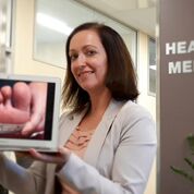 Imagen: La Dra. Kara Burns y una “selfie” médica (Fotografía cortesía de Kara Burns). Imagen: La Dra. Kara Burns y una “selfie” médica (Fotografía cortesía de Kara Burns).