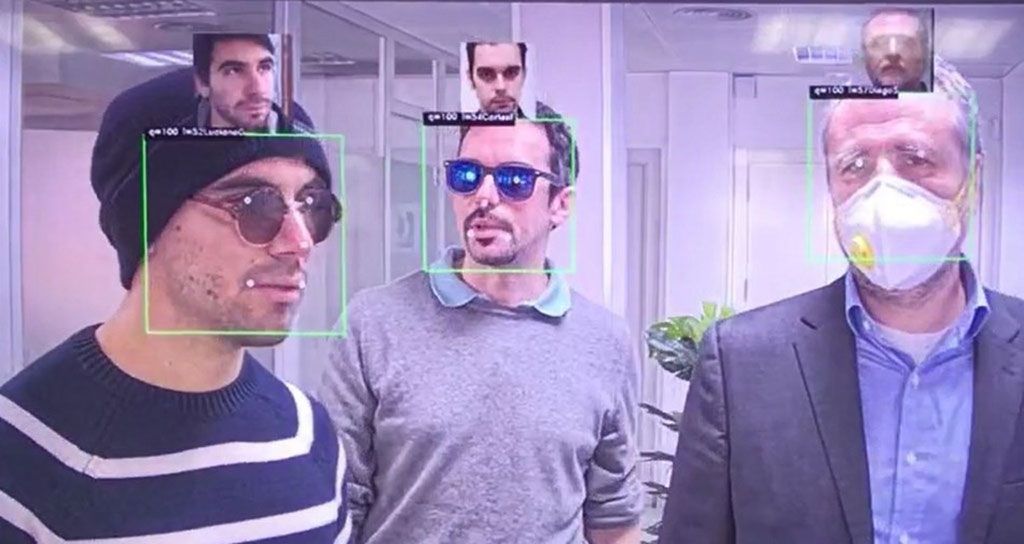 Imagen: Los algoritmos de IA para el reconocimiento facial pueden identificar a las personas con máscaras (Fotografía cortesía de Herta)