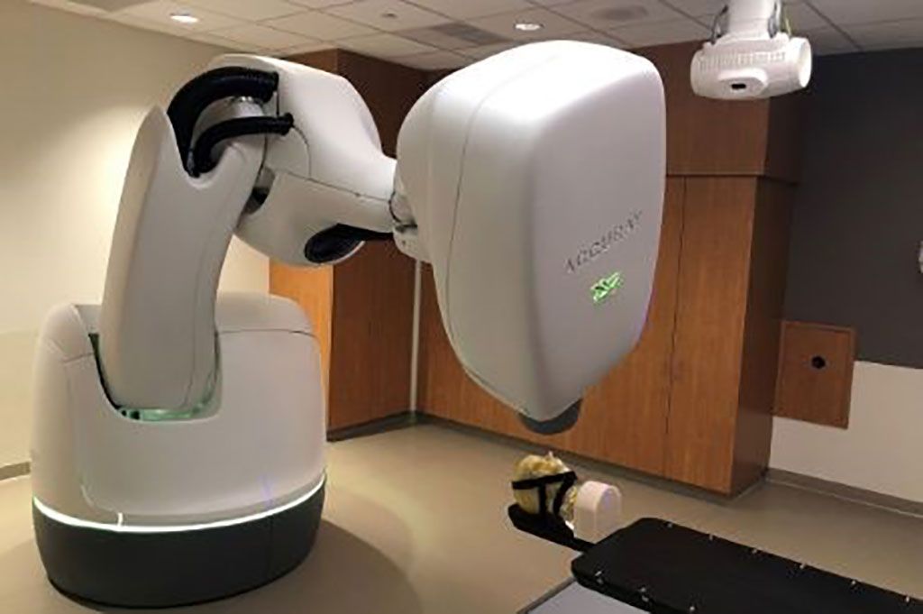 Imagen: El nuevo sistema Accuray CyberKnife S7 (Fotografía cortesía del Instituto de Cáncer Geisinger) Imagen: El nuevo sistema Accuray CyberKnife S7 (Fotografía cortesía del Instituto de Cáncer Geisinger)