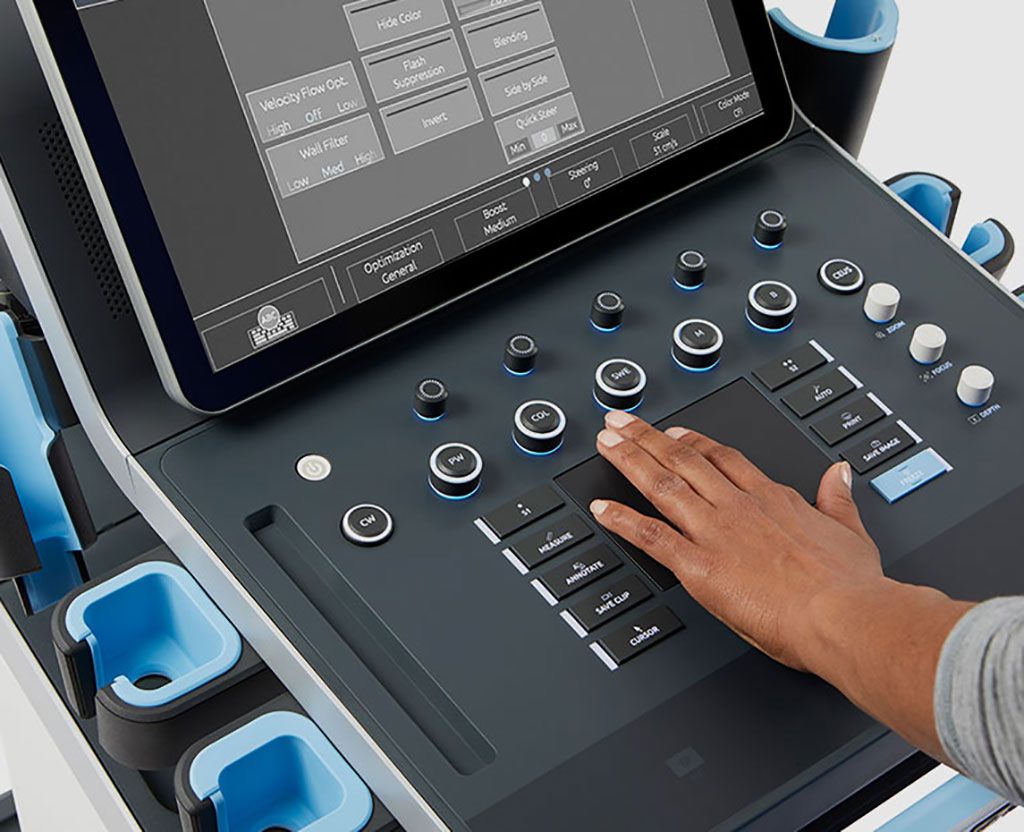 Imagen: El MACH 40 cuenta con el panel táctil SonicPad, diseñado para reducir el tiempo de examen y la fatiga y las lesiones del operador (Fotografía cortesía de Hologic)