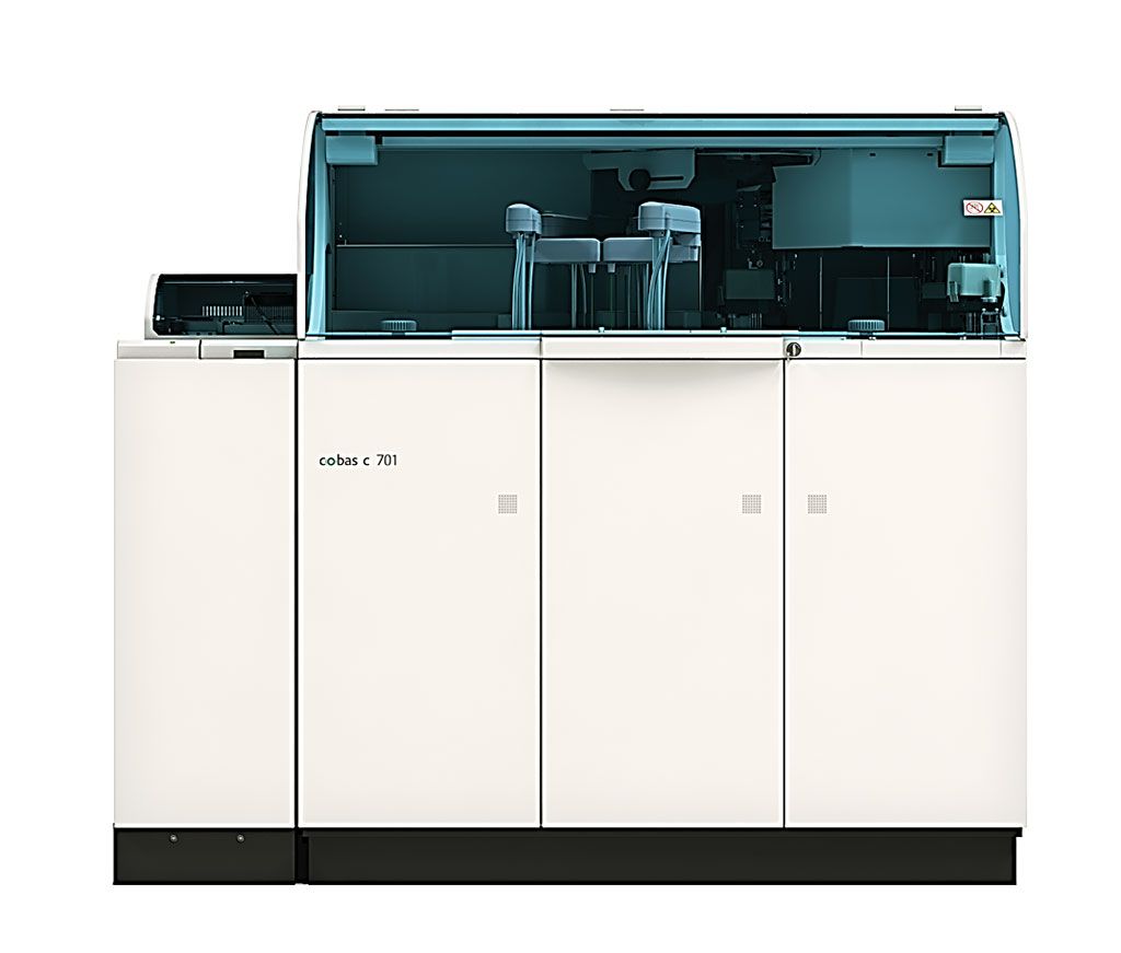 Imagen: El módulo cobas c 701 es un módulo de química clínica de alto rendimiento que realiza ensayos fotométricos para una gama amplia de analitos (Fotografía cortesía de Roche Diagnostics)