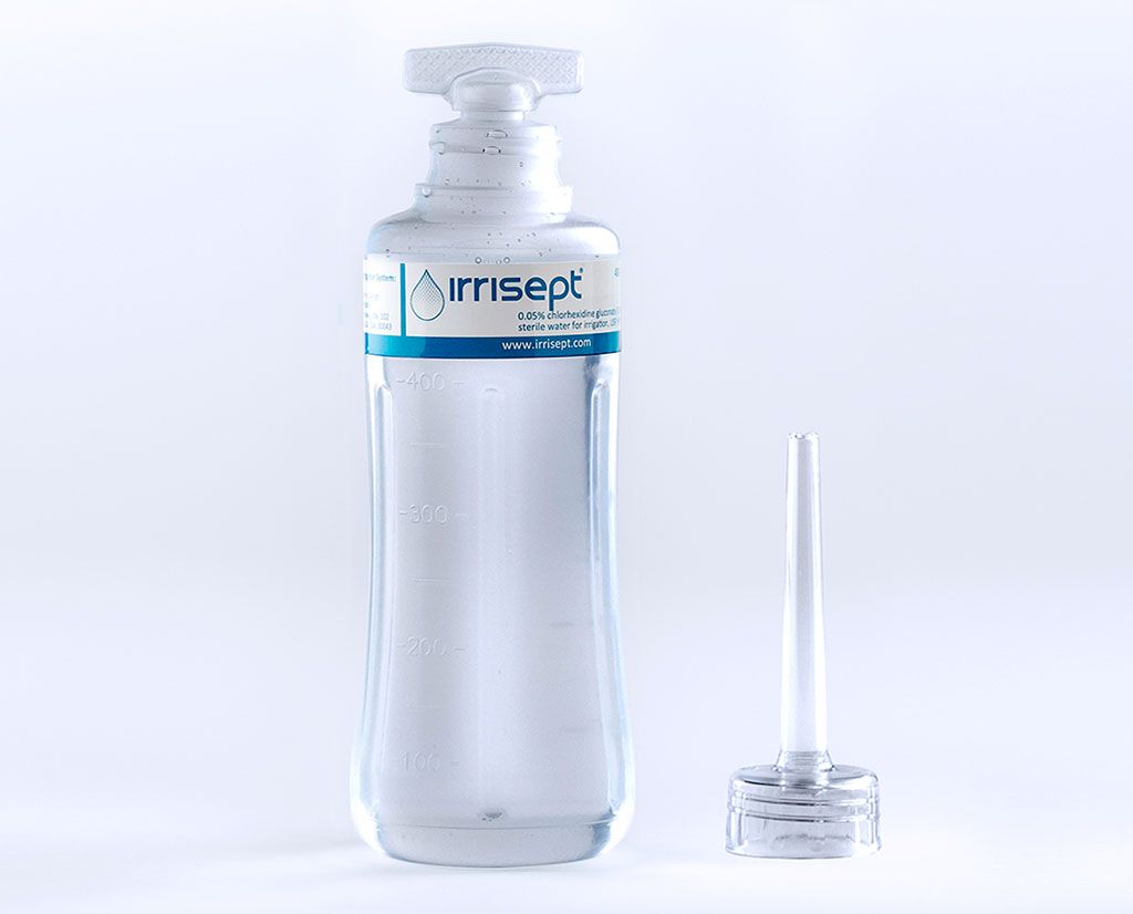 Imagen: La botella Irrisept 450 con el Irriprobe (Fotografía cortesía de Irrimax)