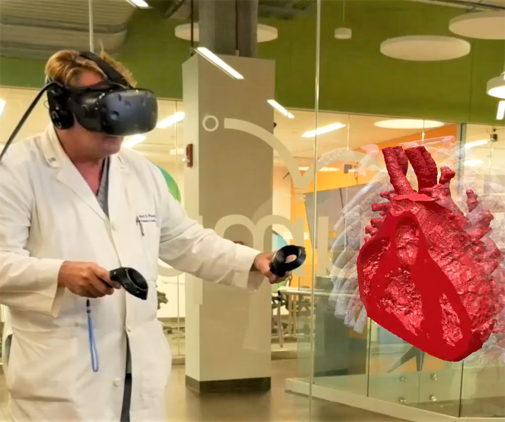 Imagen: Los cirujanos pronto podrían acceder a una vista en RV del corazón latiendo de su próximo paciente en 4D (Fotografía cortesía de OSF Healthcare)