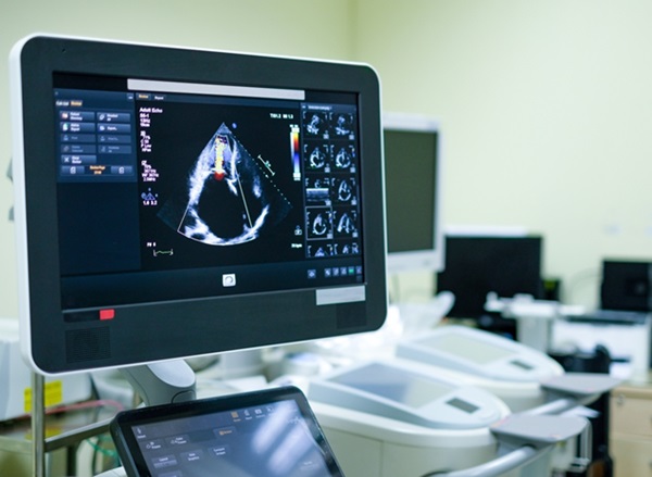 Imagen: Un estudio ha demostrado que el brazo robótico se puede utilizar para realizar ecocardiogramas a distancia (foto cortesía de Shutterstock) Imagen: Un estudio ha demostrado que el brazo robótico se puede utilizar para realizar ecocardiogramas a distancia (foto cortesía de Shutterstock)