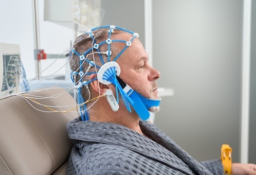 Imagen: los modelos de IA que utilizan señales de EEG son prometedores para el diagnóstico temprano de la demencia (Foto cortesía de 123RF)