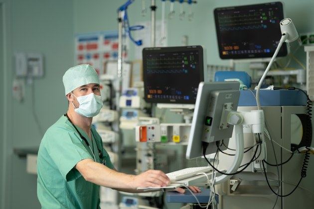 Imagen: Dr. Jakob Wittenstein, coordinador internacional y primer autor del estudio PROTHOR (Foto cortesía del Hospital Universitario de Dresde)