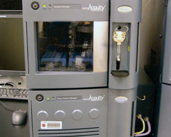 Imagen: El sistema NanoAcquity para Cromatografía Líquida de Ultra Desempeño (UPLC) (Fotografía cortesía de Waters).