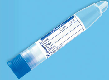 Imagen: El dispositivo para la recolección de muestras de saliva, Salivette (Fotografía cortesía de Sarstedt Ltd).