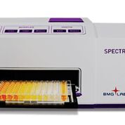 Imagen: El lector de placas SPECTROstar Nano Absorbance con puerto para celdas (Fotografía cortesía de BMG Labtech).