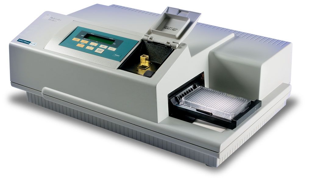 Imagen: El lector de microplacas SpectraMax Plus 384 puede ejecutar aplicaciones de lector de microplacas y espectrofotómetro estándar en el mismo instrumento (Fotografía cortesía de Molecular Devices)