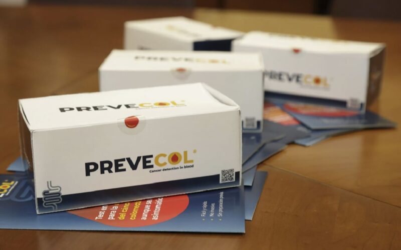 Imagen: La prueba de sangre PreveCol para el diagnóstico oncológico ha recibido la designación de dispositivo innovador de la FDA de los EUA (Fotografía cortesía de Amadix)