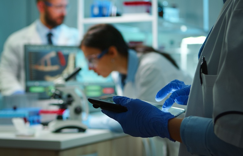 Imagen: la nueva tecnología combina una prueba rápida de hemoglobina con una aplicación para teléfonos inteligentes (foto cortesía de 123RF) Imagen: la nueva tecnología combina una prueba rápida de hemoglobina con una aplicación para teléfonos inteligentes (foto cortesía de 123RF)