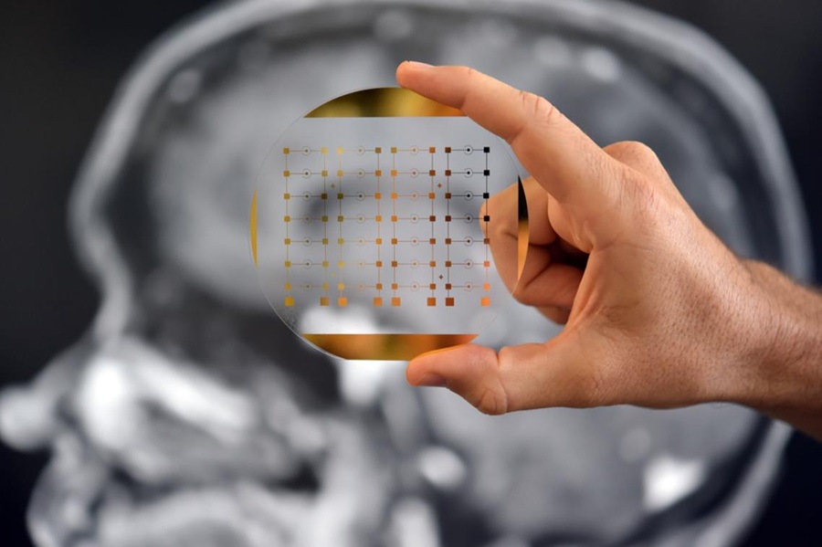 Imagen: el dispositivo de diagnóstico puede indicar cómo responden los tumores cerebrales mortales al tratamiento con un simple análisis de sangre (fotografía cortesía de UQ)