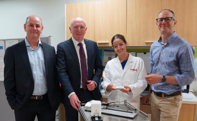 Equipo de investigación sobre sepsis neonatal con el Honorable Stephen Dawson, ministro de Ciencia e Innovación e Investigación Médica de Australia Occidental. (Foto cortesía de la Universidad Murdoch)