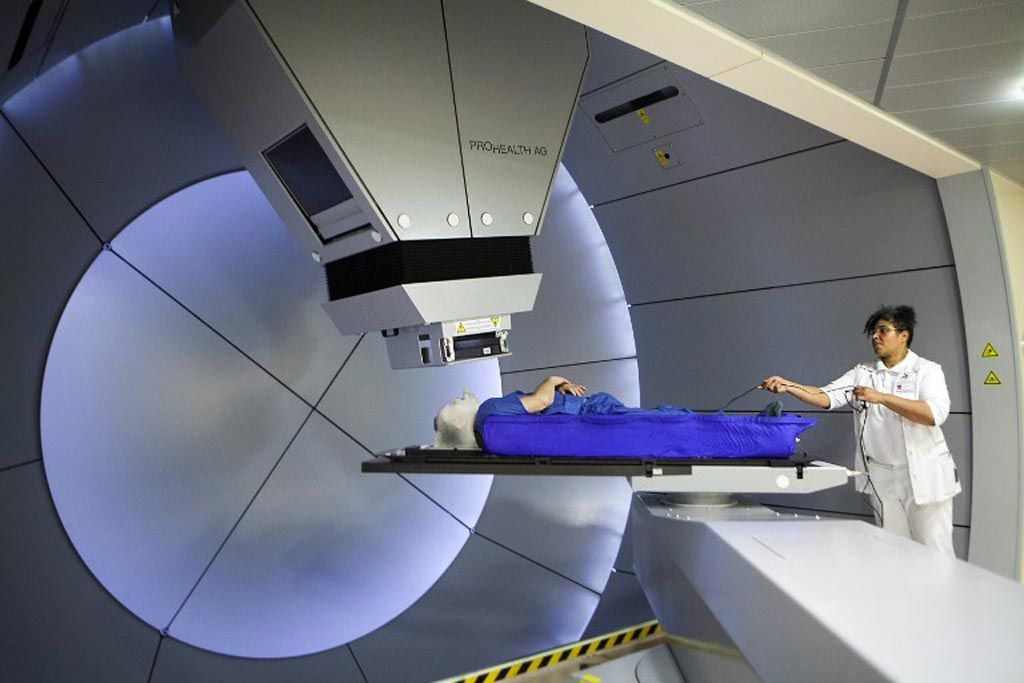 Imagen: La RT de protones a dosis ultraalta puede aplicar una dosis de radiación completa en un segundo (Fotografía cortesía de Getty Images) Imagen: La RT de protones a dosis ultraalta puede aplicar una dosis de radiación completa en un segundo (Fotografía cortesía de Getty Images)