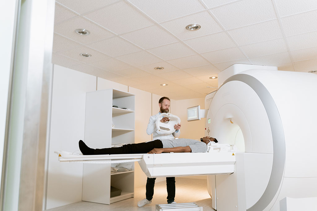 Imagen: El nuevo estudio evaluó a los participantes utilizando angiografía de tomografía computarizada para diagnosticar la aterosclerosis coronaria obstructiva (Fotografía cortesía de Pexels)