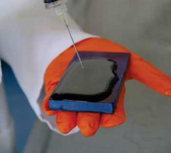 Image: A gel coated titanium surface binds proteins which promote bone formation (Photo courtesy of Ida Berts, Uppsala University). Image: A gel coated titanium surface binds proteins which promote bone formation (Photo courtesy of Ida Berts, Uppsala University).