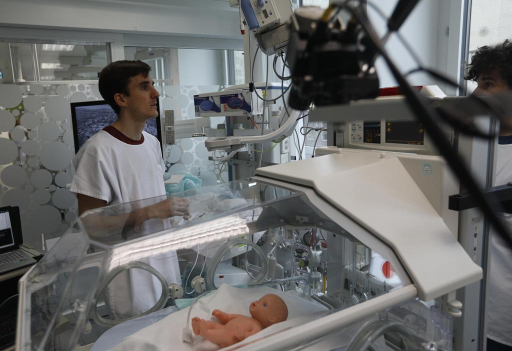 Image: Video cameras my soon be used to monitor preemies (Photo courtesy of EPFL).