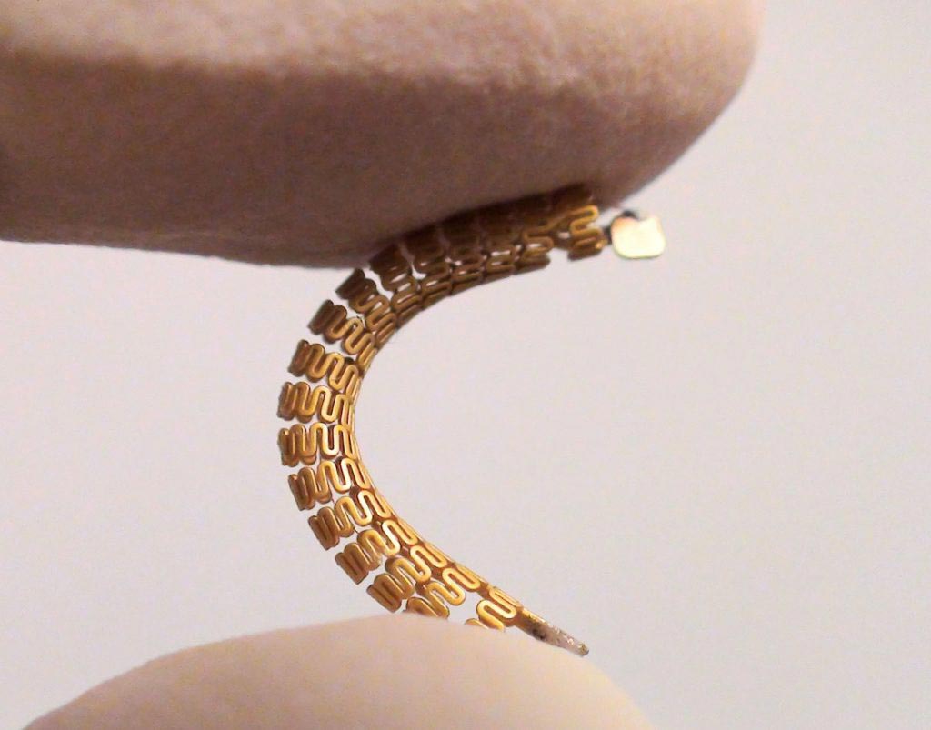 Image: The smart stent with attached antenna on top (Photo courtesy of UBC).