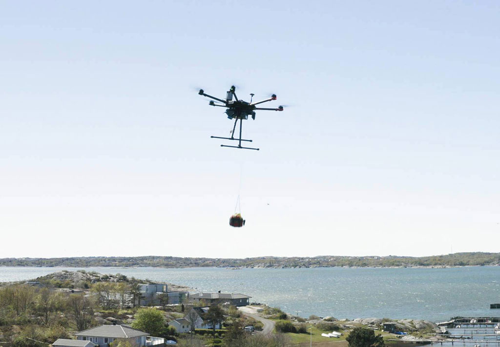 Image: An Everdrone delivering its AED over Gothenburg (Photo courtesy of Everdrone)