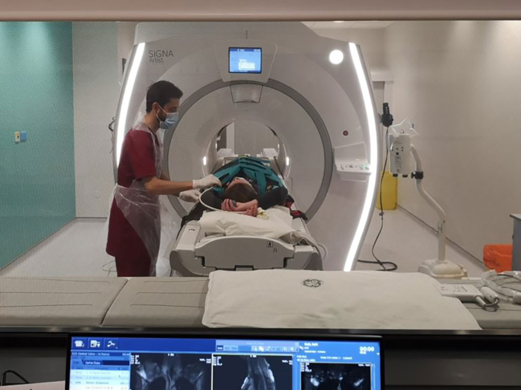 Image: Chest CTs reveal Omicron variant is less severe than Delta variant infection (Photo courtesy of Oxford University)