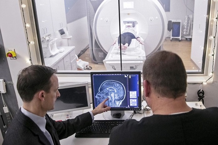 Image: A new study has linked abnormal amyloid in the blood with brain changes on diffusion MRI (Photo courtesy of University of Florida)