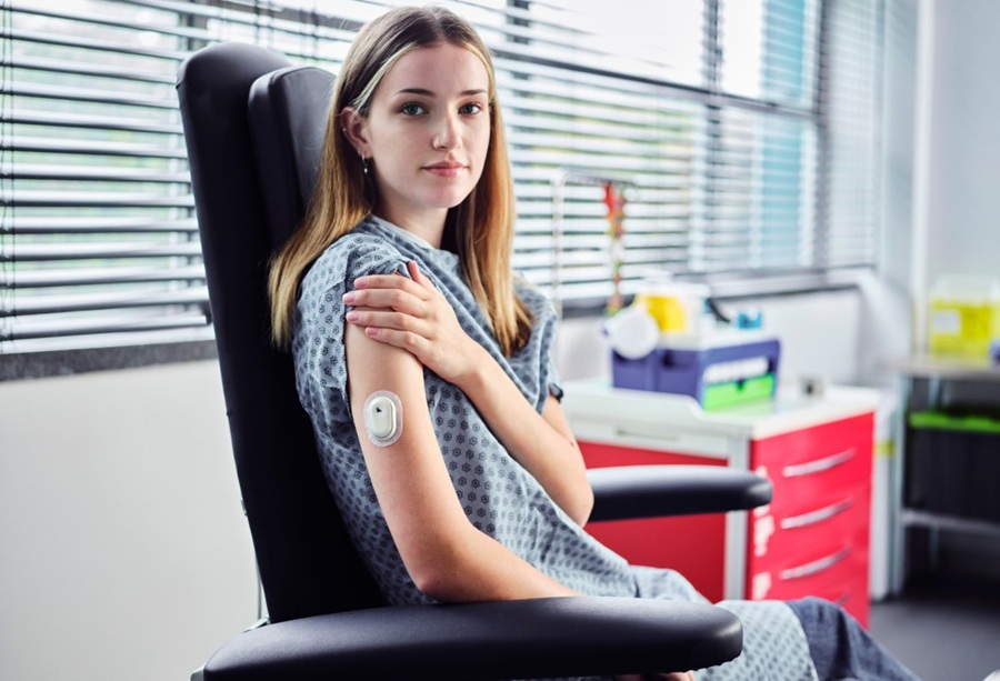 Image: The patch application process is nearly painless and a much more comfortable alternative to standard blood testing (Photo courtesy of Nutromics)
