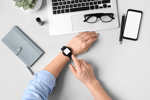 Image: connected devices offer new possibilities in the early detection of abnormalities or changes in brain health (Photo courtesy of 123RF)