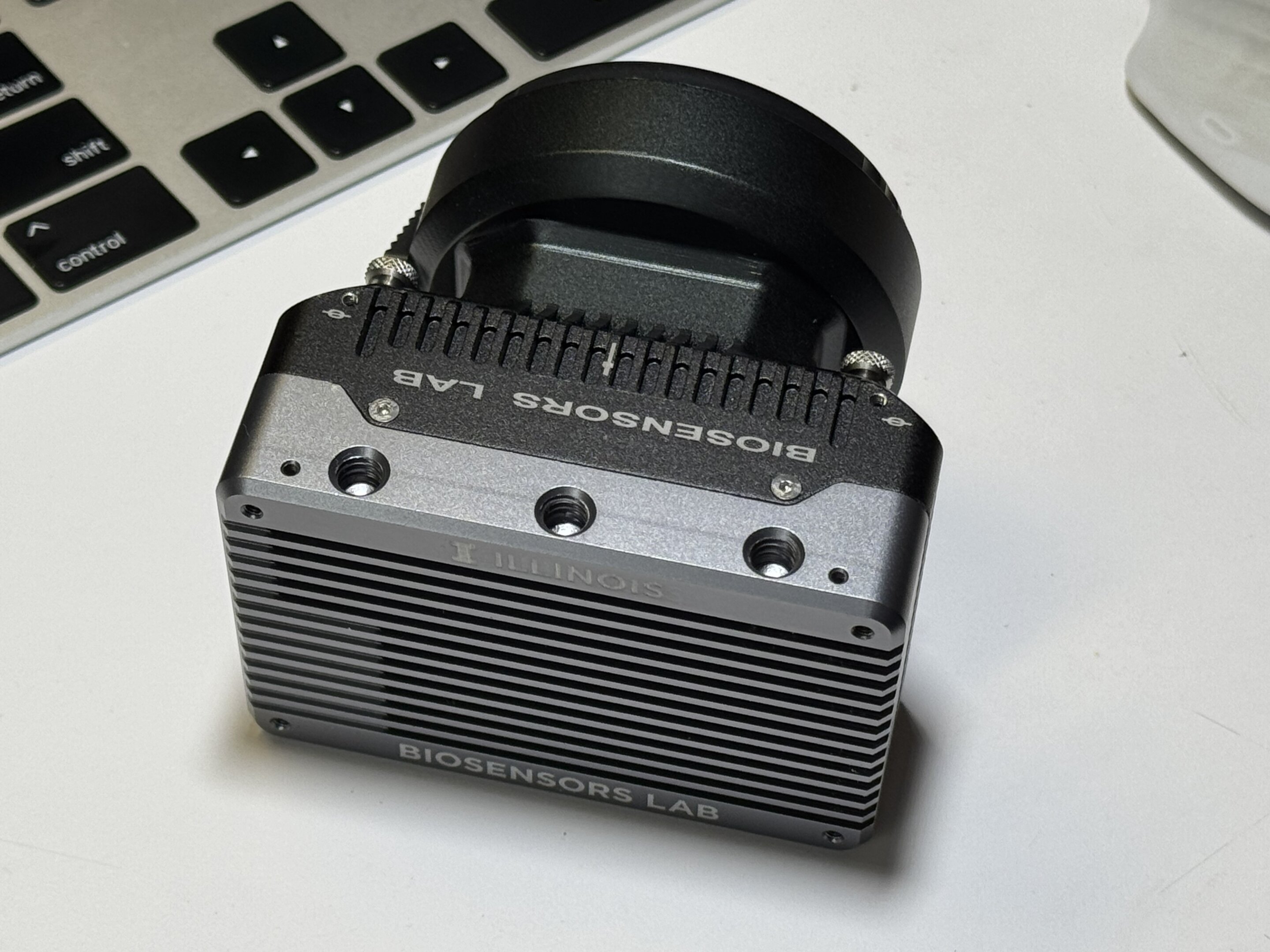 Image: The camera integrates pixel-level filters and stacked light-sensing layers so that ultraviolet, visible and near-infrared signals can be detected separately on one chip. This makes it possible to see both the location and likely cancer status of a lymph node using a compact camera (photo courtesy of Viktor Gruev, University of Illinois at Urbana-Champaign)