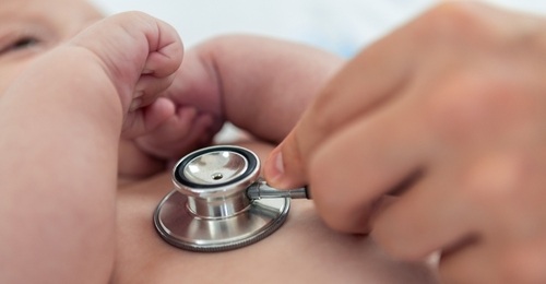 Image: Researchers are advancing newborn screening for critical congenital heart disease using vibration-based and contactless tools (photo credit: Shutterstock)
