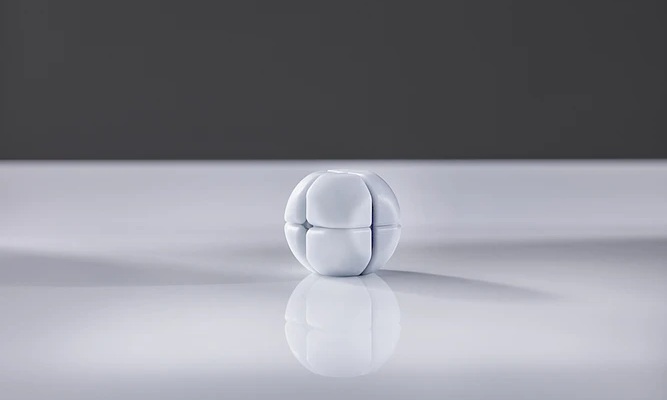 Image: RefluxStop is designed to address the underlying anatomical cause of acid reflux by restoring and maintaining the natural position of the gastroesophageal junction without encircling or placing pressure on the food passageway. (Photo courtesy of Implantica AG)