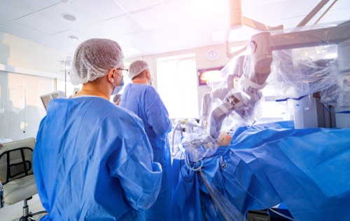 Image: Researchers find robotic gastrectomy reduces complications, blood loss, and hospital stay compared with laparoscopic surgery for gastric cancer patients (Image Credit: Shutterstock)