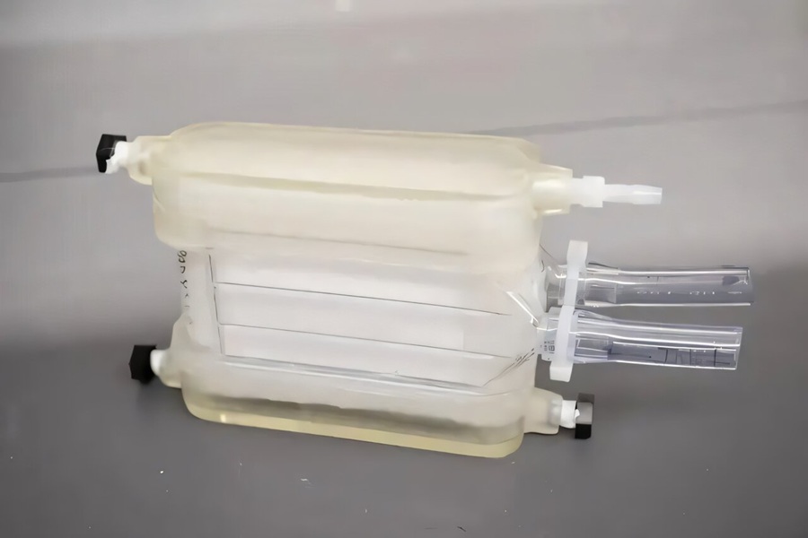 Image: Tubes attached to this artificial lung are connected to the patient\'s neck or chest, allowing blood to circulate and get oxygen while the patient is conscious. (Image Credit: Carnegie MellonImage: Tubes attached to this artificial lung are connected to the patient\'s neck or chest, allowing blood to circulate and get oxygen while the patient is conscious. (Image Credit: Carnegie Mellon University)University) Image: Tubes attached to this artificial lung are connected to the patient\'s neck or chest, allowing blood to circulate and get oxygen while the patient is conscious. (Image Credit: Carnegie MellonImage: Tubes attached to this artificial lung are connected to the patient\'s neck or chest, allowing blood to circulate and get oxygen while the patient is conscious. (Image Credit: Carnegie Mellon University)University)