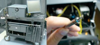 Фото слева показывает всю систему спектроскопии “три в одном” на легко перемещаемой тележке. Фотография демонстрирует зонд крупным планом (фото любезно предоставлено Техасском университетом в Остине). Фото слева показывает всю систему спектроскопии “три в одном” на легко перемещаемой тележке. Фотография демонстрирует зонд крупным планом (фото любезно предоставлено Техасском университетом в Остине).