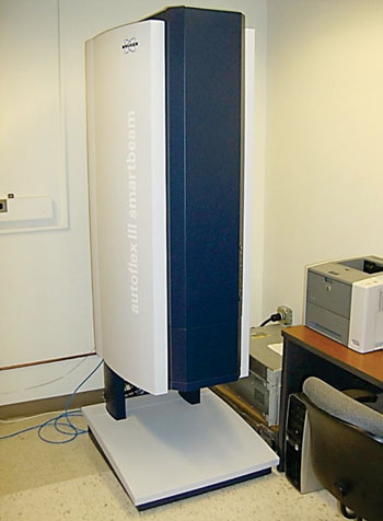 Масс-спектрометр BrukerAutoflex MALDI-TOF (фото любезно предоставлено компанией Bruker-Daltonics).