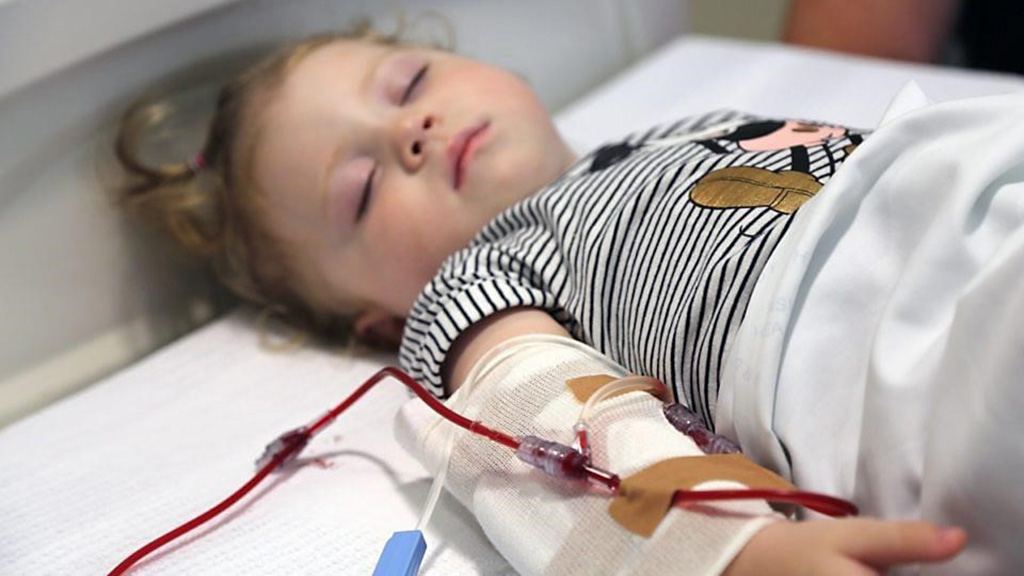 Image: Among critically ill pediatric patients, the use of fresh red blood cells did not reduce the incidence of new or progressive multiple organ dysfunction syndrome (including mortality),  compared with standard-issue red blood cells (Photo courtesy of The Children`s Hospital Westmead)