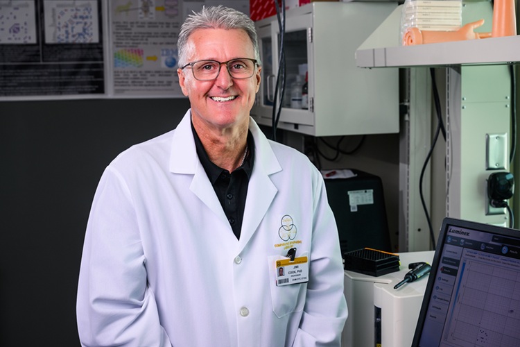 Image: Mizzou researcher Jimi Cook is on a mission to find a ‘crystal ball’ to predict who will benefit most from cartilage transplant surgery (Photo courtesy of University of Missouri)