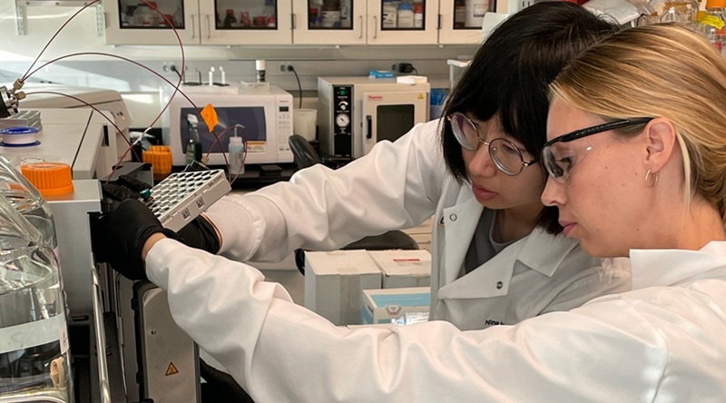 Image: Co-first authors Nina Zhao, Ph.D., and Kine Eide Kvitne, Ph.D., analyze biological samples to detect drug exposure (Photo courtesy of UC San Diego Health Sciences)