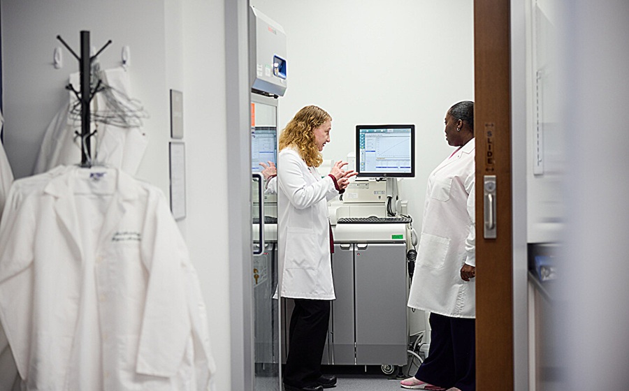 Image: WashU Medicine researchers found that dozens of blood proteins shift during Alzheimer’s treatment and may help monitor the effects of the medication. (Image Credit: Matt Miller/WashU Medicine)