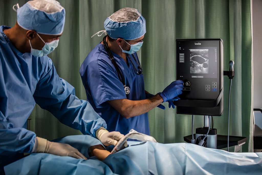 Image: Portable ultrasound facilitates central line placement (Photo courtesy of Fujifilm SonoSite)