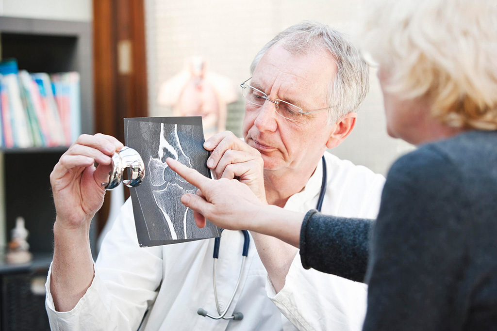 Image: Radigraphs following knee replacement serve little purpose (Photo courtesy of Getty Images)