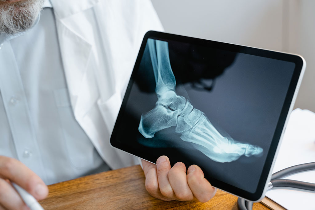 Image: The global portable X-ray devices market is expected to reach USD 11.95 billion by 2028 (Photo courtesy of Pexels)